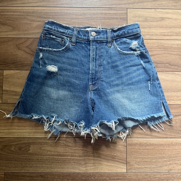 Abercrombie | Size 26 | Curve Love High Rise Mom Shorts 4" - Picture 2 of 7